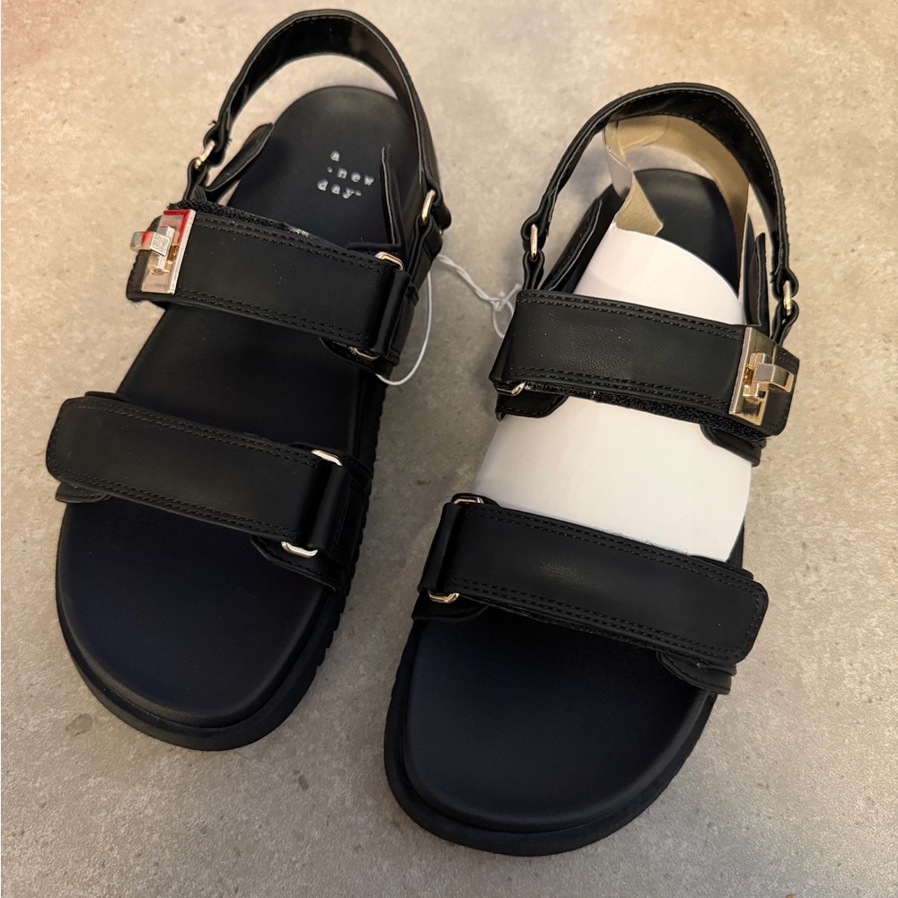 Black and White Sandals with Buckle Straps